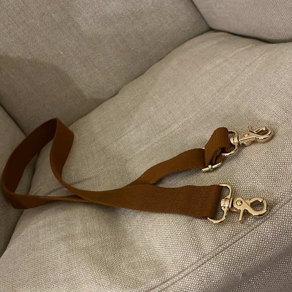 STUNNING 🤩 Tory Burch 2 way cognac leather rock stud bag with removable strap. - Picture 12 of 14